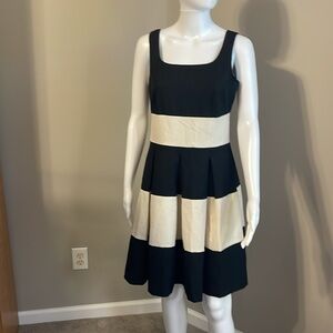 Banana Republic BR Black and Ivory Striped Sleeveless Dress, Size 6, Elegant